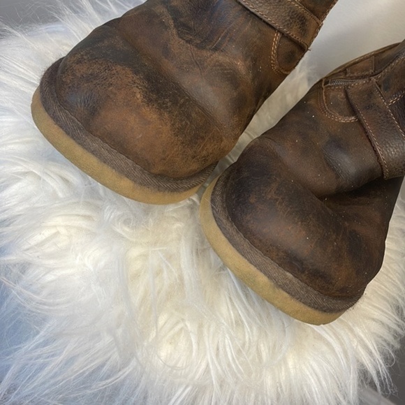 UGG AUSTRALIA KENSINGTON BROWN SHEEPSKIN LEATHER SIDE ZIP BUCKLE BOOTS, SIZE 5. - Picture 10 of 10